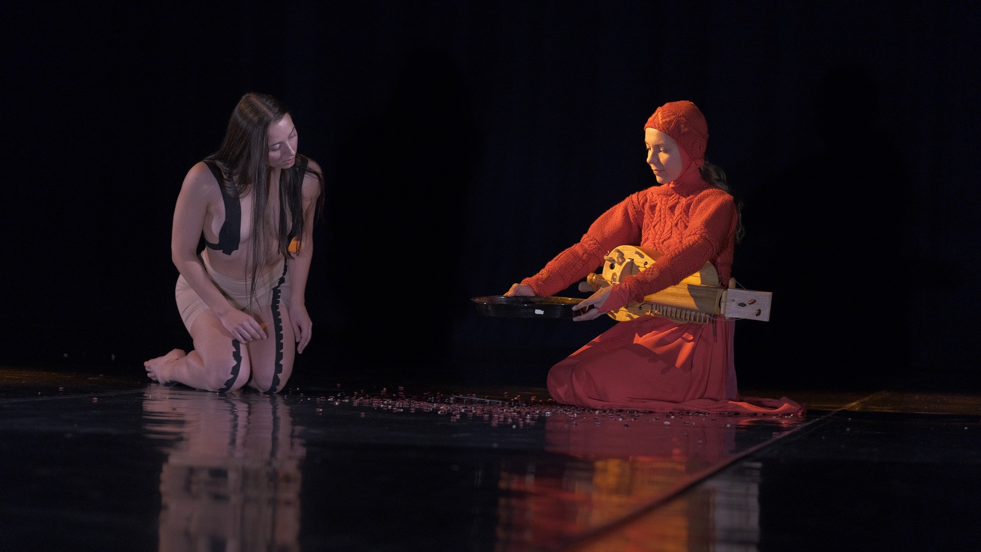 Сцена з вистави «Danse Macabre. Безсмертний танок», режисер Богдан Поліщук. Фотограф – Іван Гаркуша